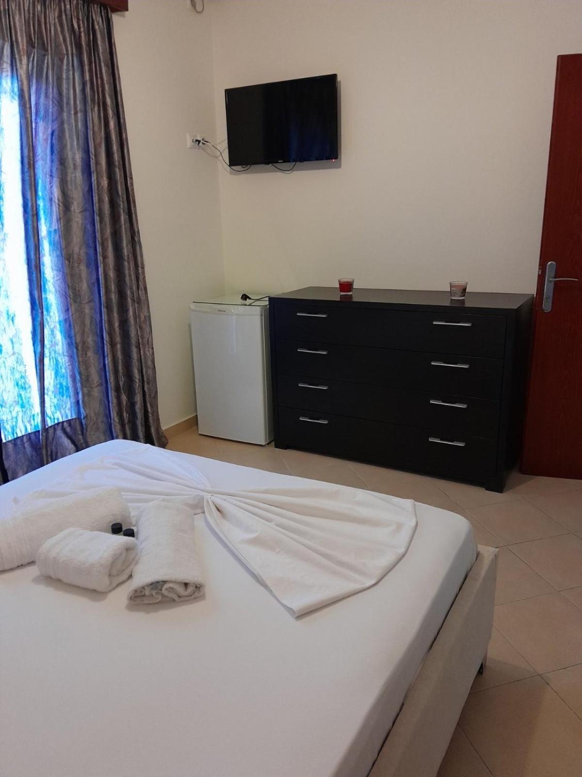 Vila Flamuri Sarandë Exteriör bild