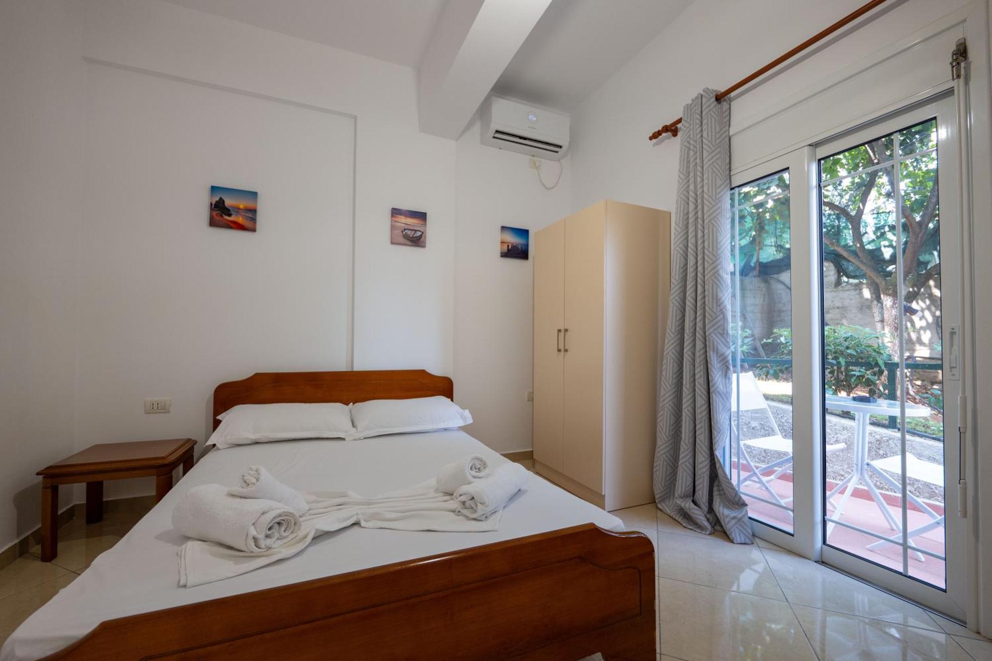 Vila Flamuri Sarandë Exteriör bild